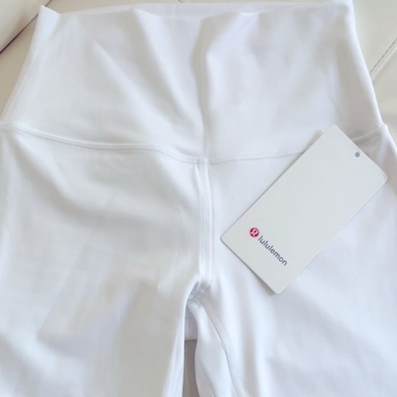 NWT lululemon Align HR White Bike Short SIZE 6  8" - Picture 2 of 9